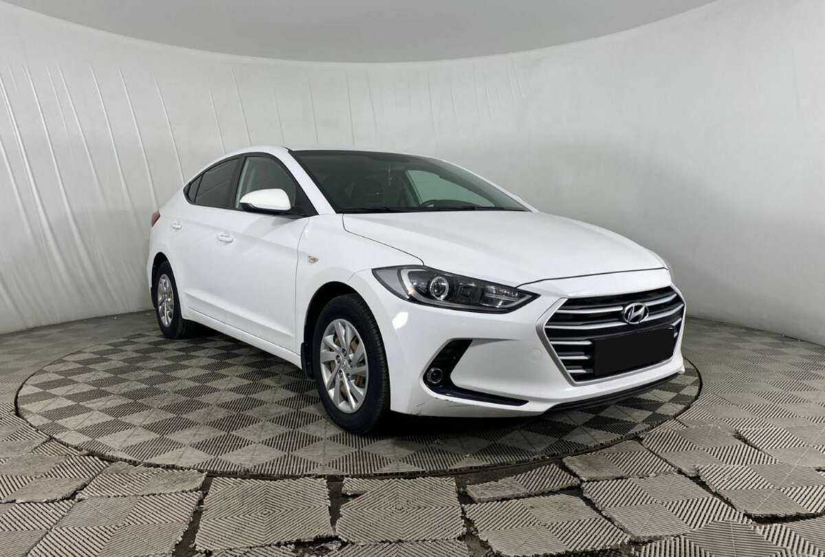 Hyundai Elantra с пробегом — 2017 год. Фото: #2