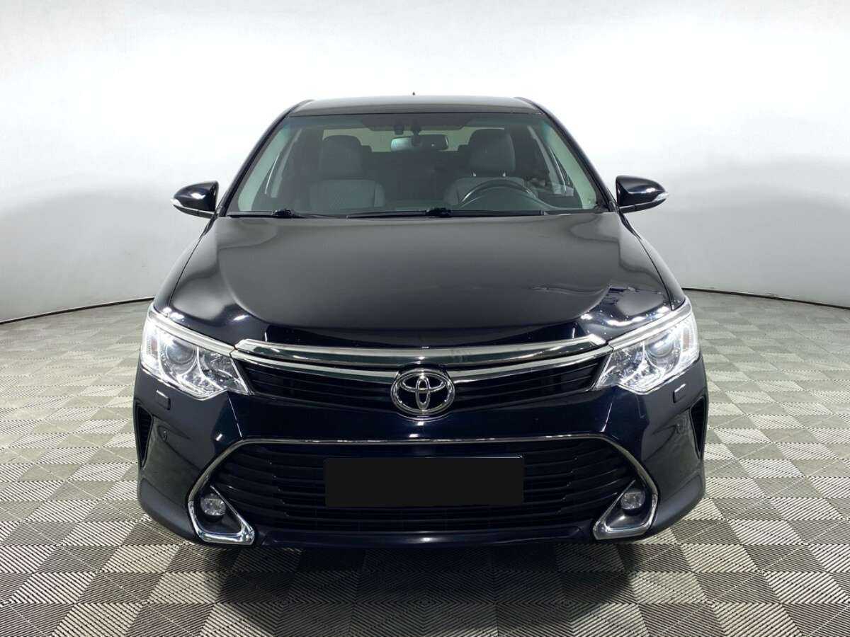Toyota Camry с пробегом — 2017 год. Фото: #2