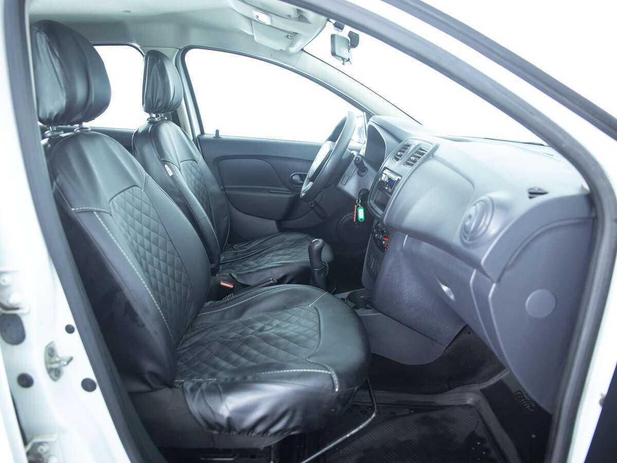 Renault Sandero с пробегом — 2017 год. Фото: #13