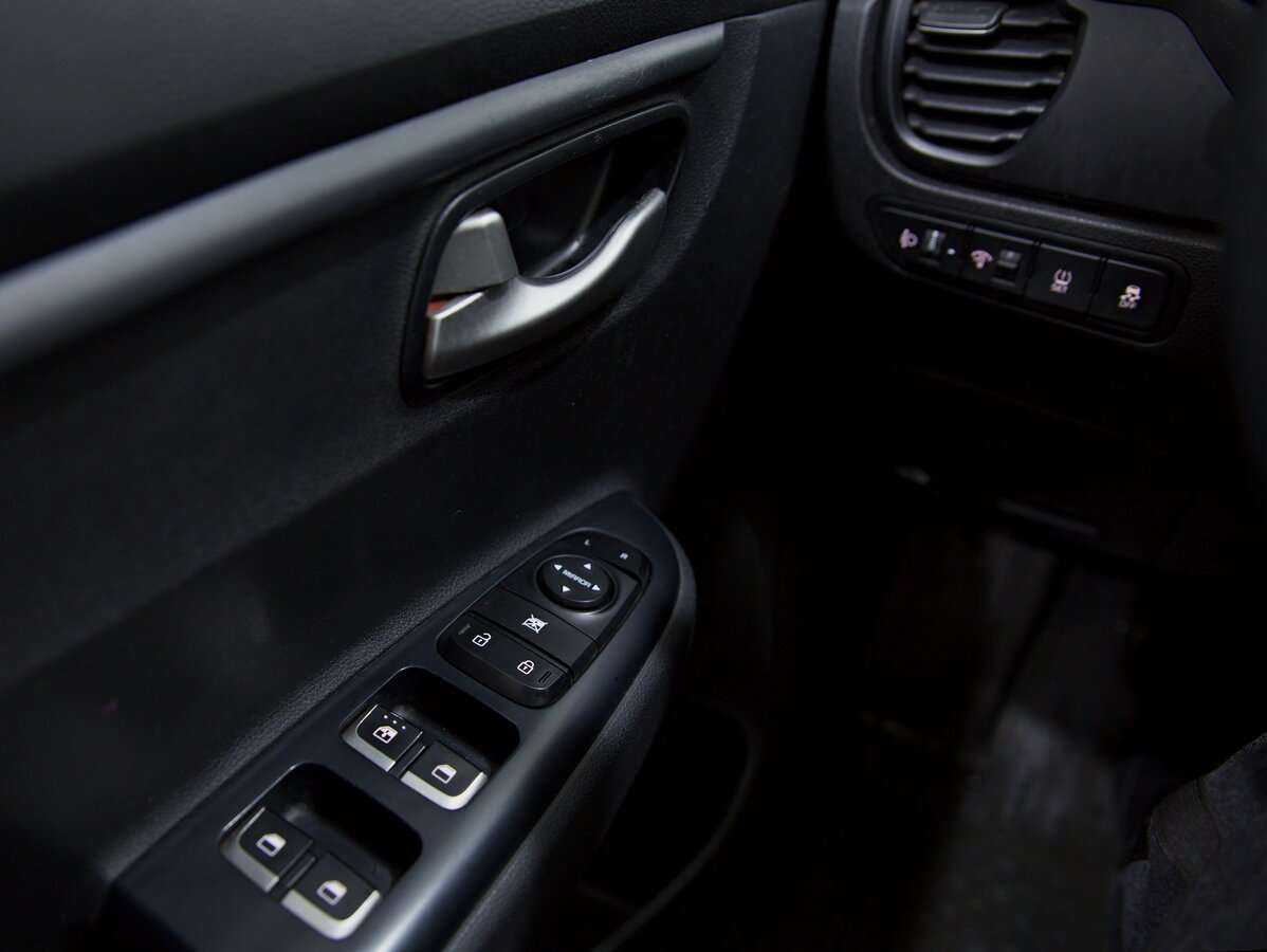 Kia Rio с пробегом — 2020 год. Фото: #10