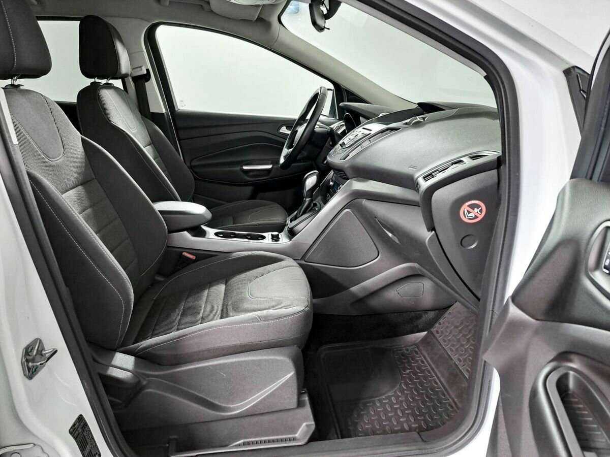 Ford Kuga с пробегом — 2015 год. Фото: #8