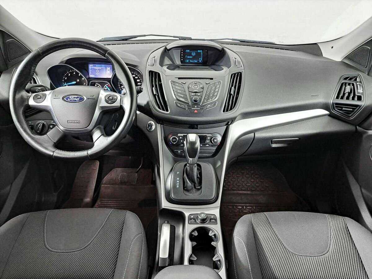 Ford Kuga с пробегом — 2015 год. Фото: #11