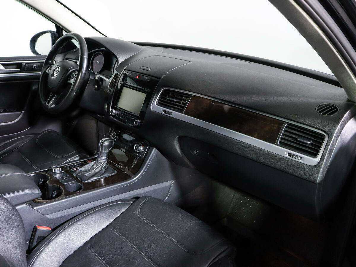 Volkswagen Touareg с пробегом — 2012 год. Фото: #8