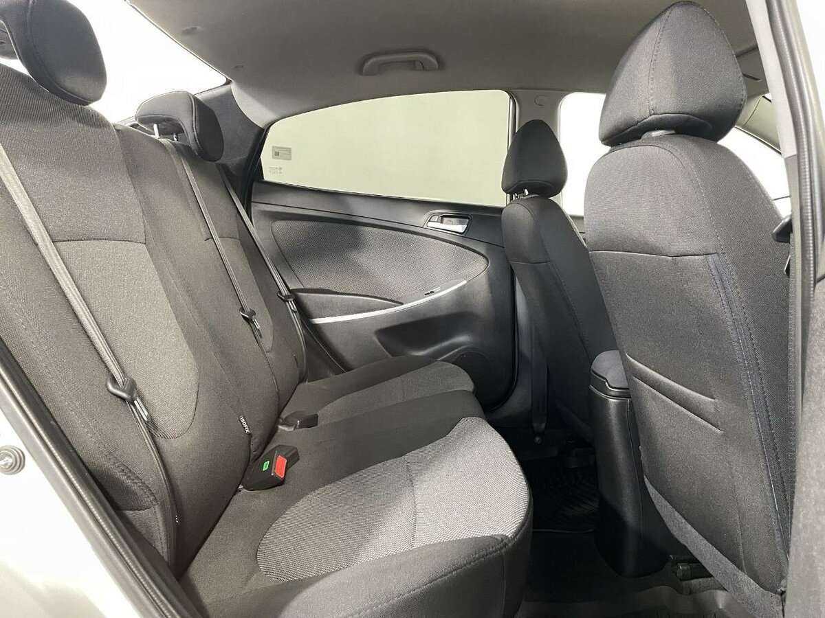 Hyundai Solaris с пробегом — 2014 год. Фото: #15