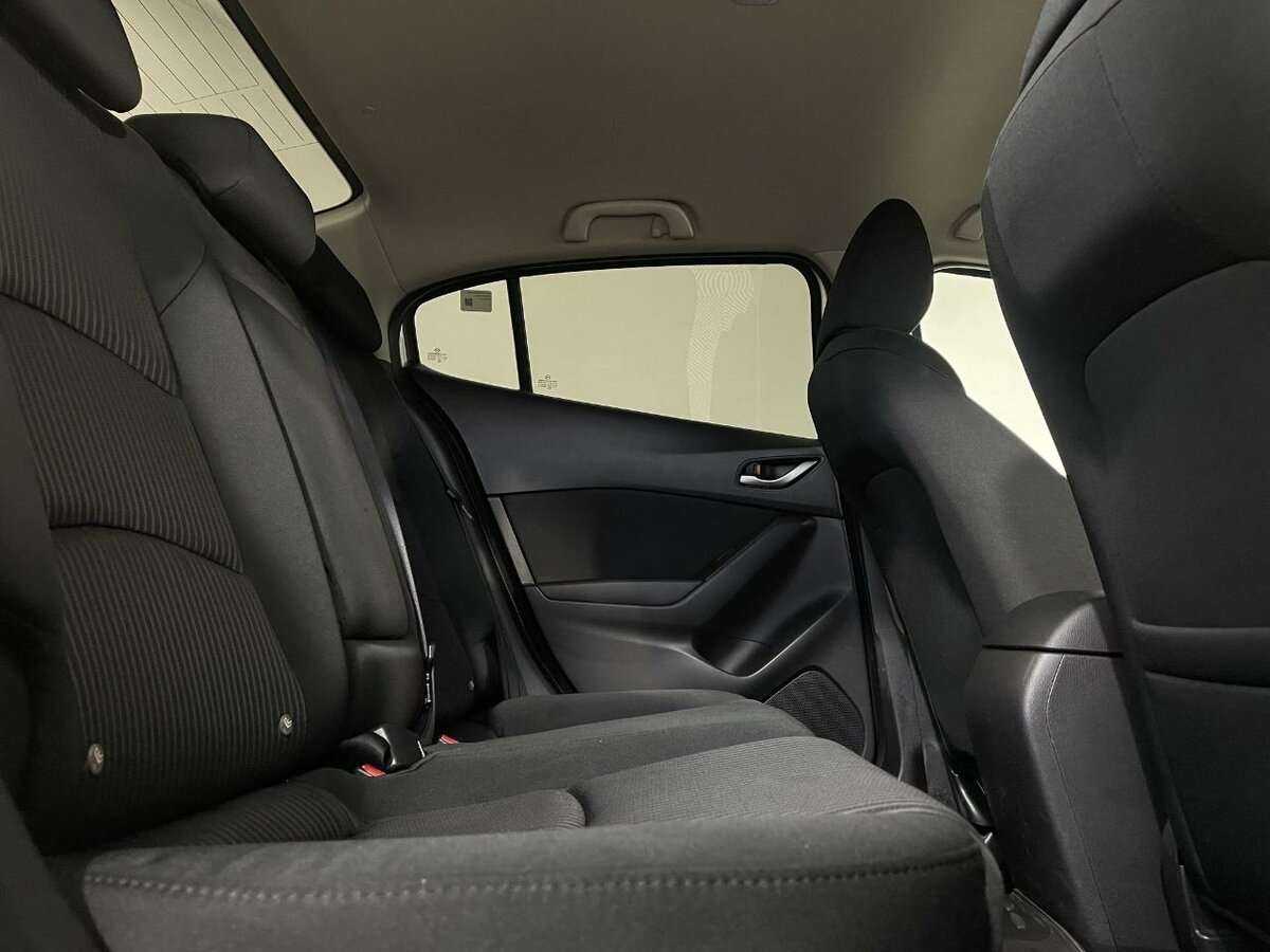 Mazda 3 с пробегом — 2014 год. Фото: #16