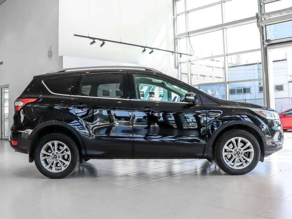 Ford Kuga с пробегом — 2016 год. Фото: #3