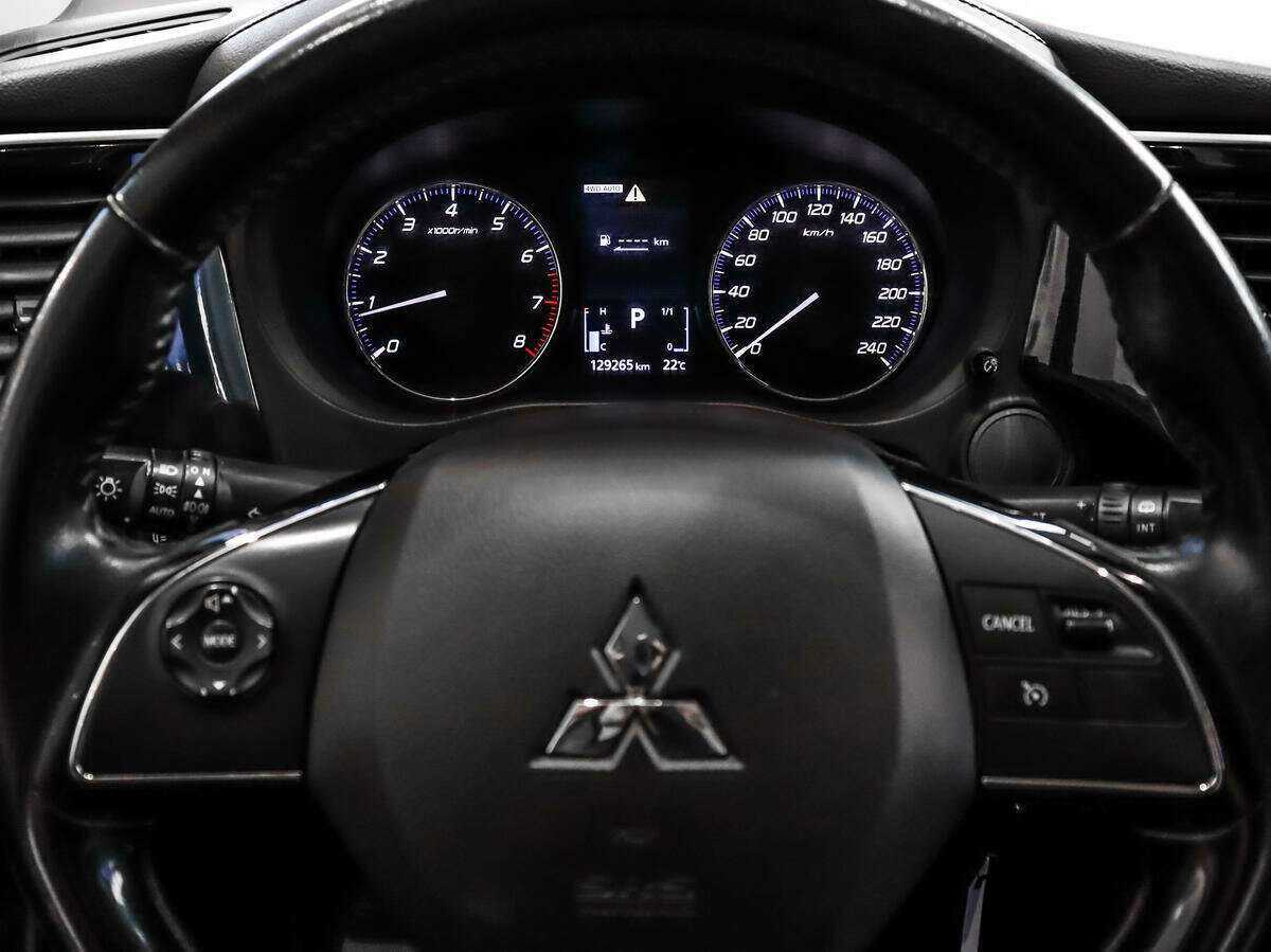 Mitsubishi Outlander с пробегом — 2016 год. Фото: #14