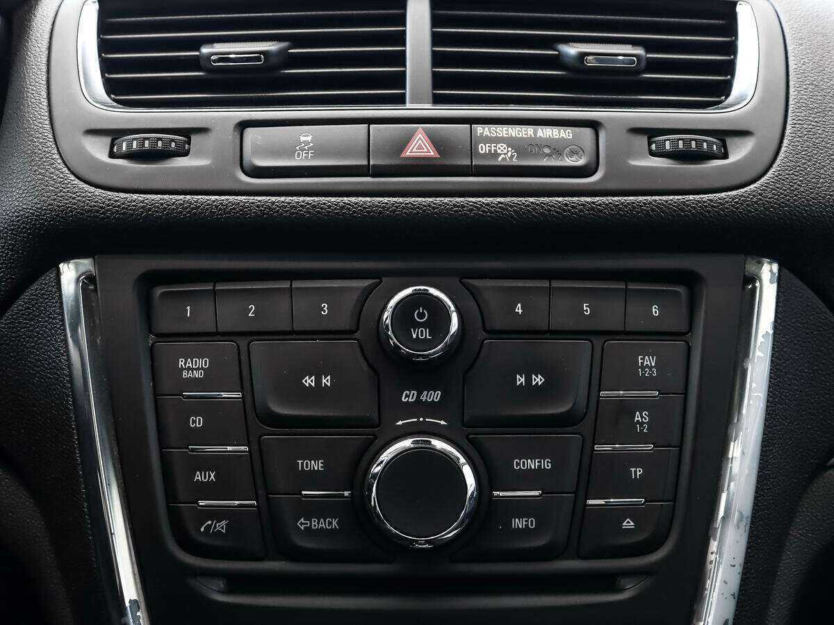 Opel Mokka с пробегом — 2013 год. Фото: #12