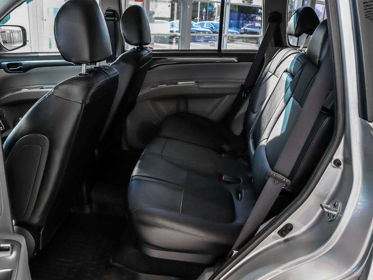 Mitsubishi Pajero Sport с пробегом — 2015 год. Фото: #10