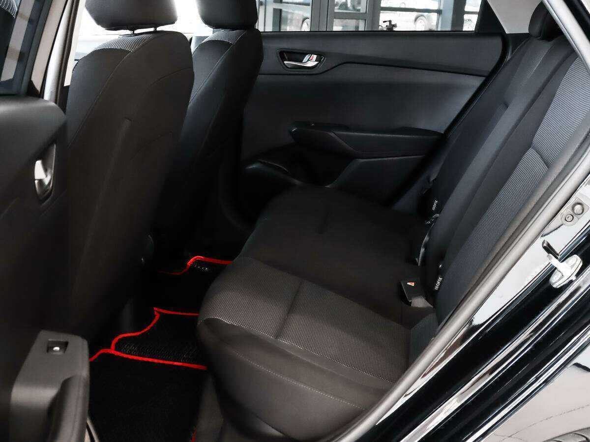 Hyundai Solaris с пробегом — 2021 год. Фото: #9