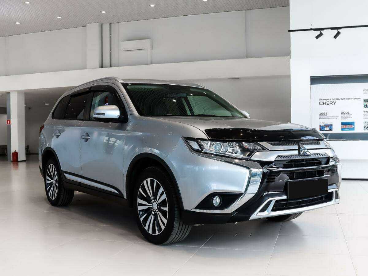 Mitsubishi Outlander с пробегом — 2019 год. Фото: #2