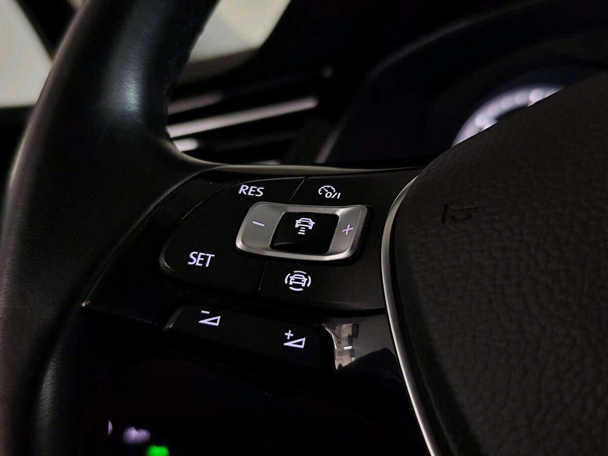 Volkswagen Passat с пробегом — 2019 год. Фото: #21