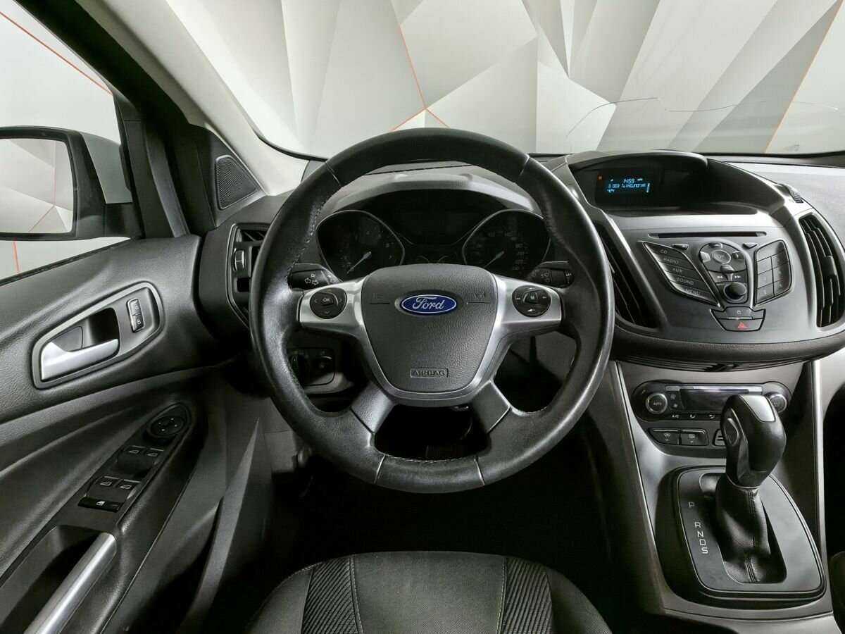 Ford Kuga с пробегом — 2015 год. Фото: #13