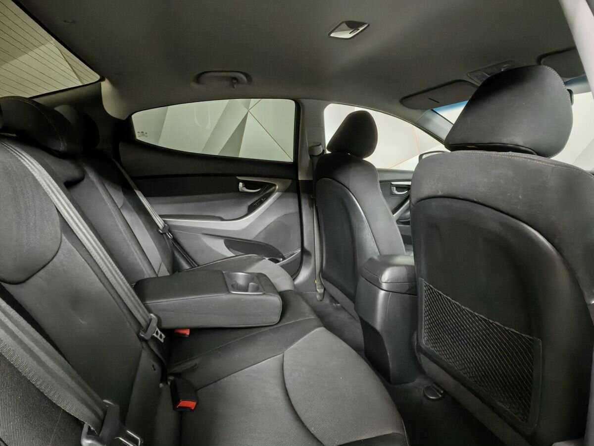 Hyundai Elantra с пробегом — 2015 год. Фото: #11