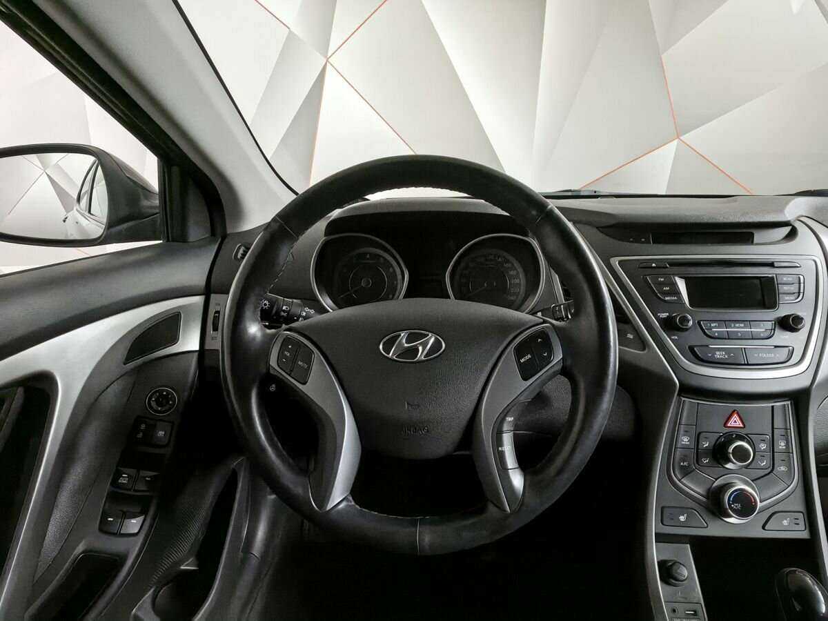 Hyundai Elantra с пробегом — 2015 год. Фото: #14