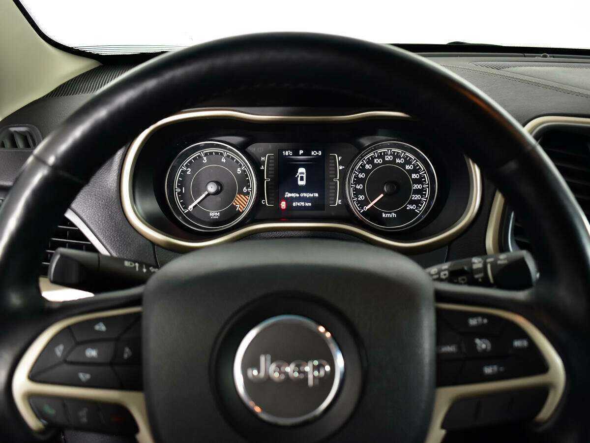 Jeep Cherokee с пробегом — 2014 год. Фото: #10