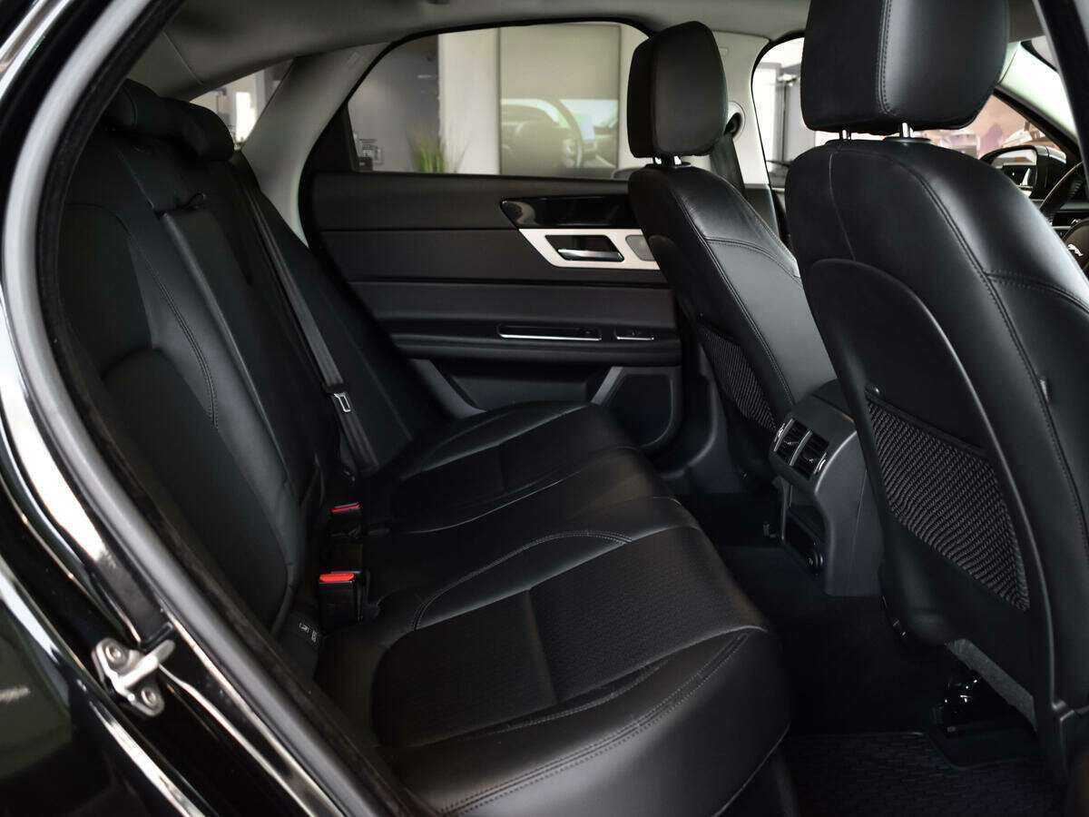 Jaguar XF с пробегом — 2017 год. Фото: #8
