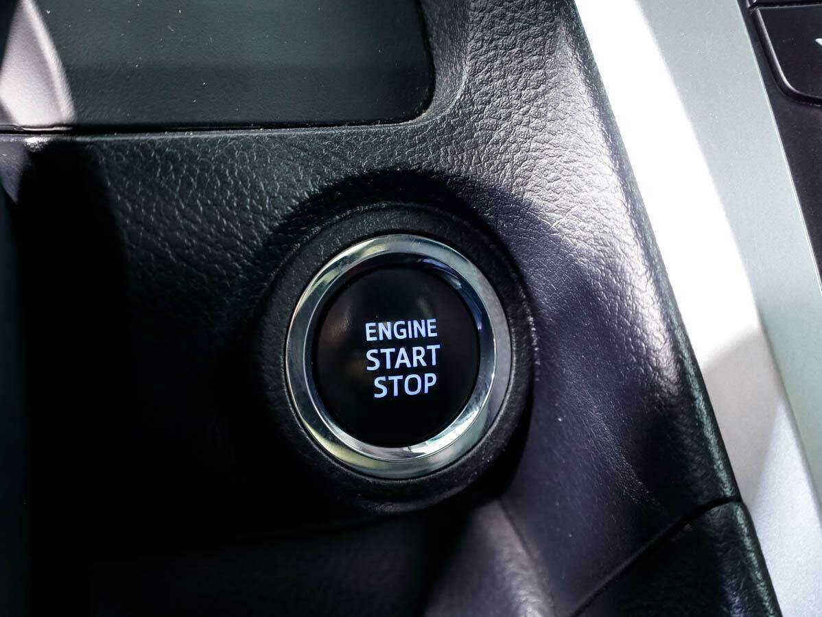 Toyota Camry с пробегом — 2016 год. Фото: #17