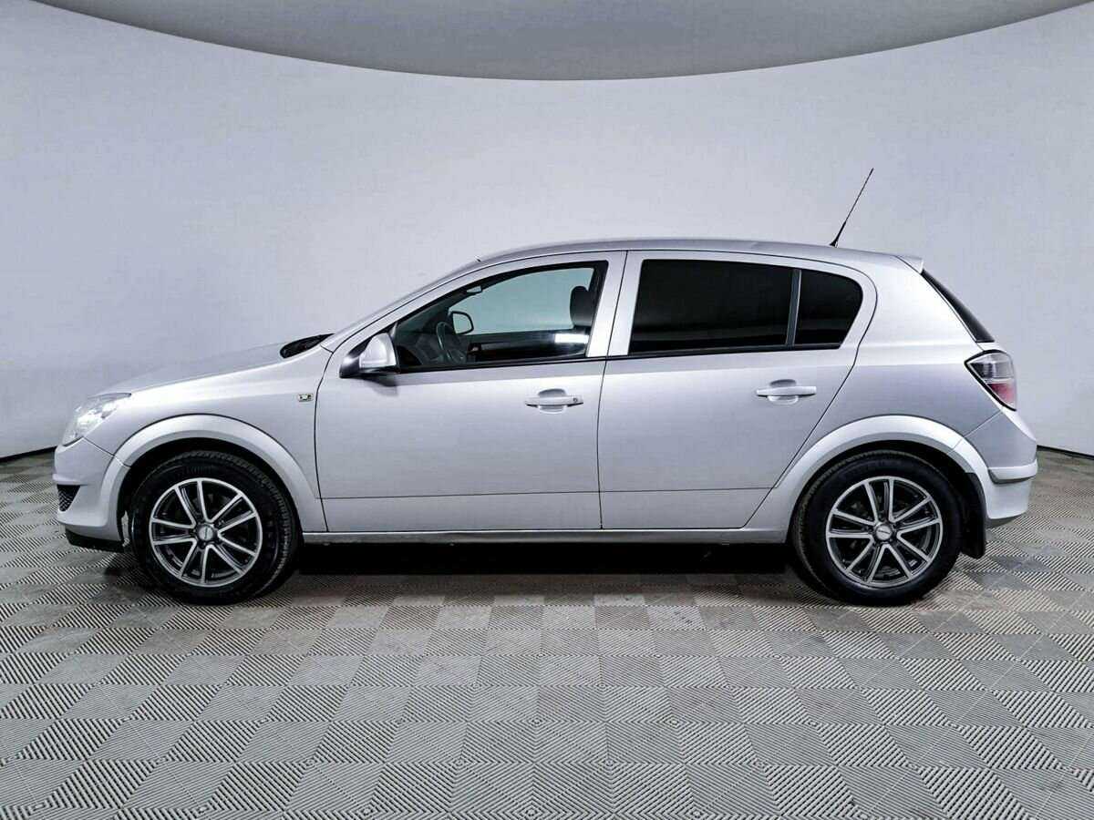 Opel Astra с пробегом — 2013 год. Фото: #7