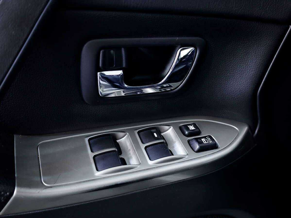 Mitsubishi Pajero с пробегом — 2014 год. Фото: #13