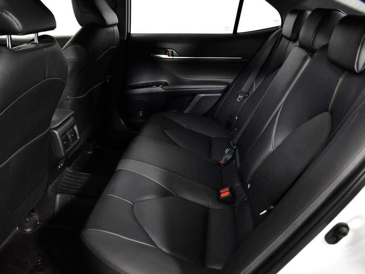 Toyota Camry с пробегом — 2020 год. Фото: #9