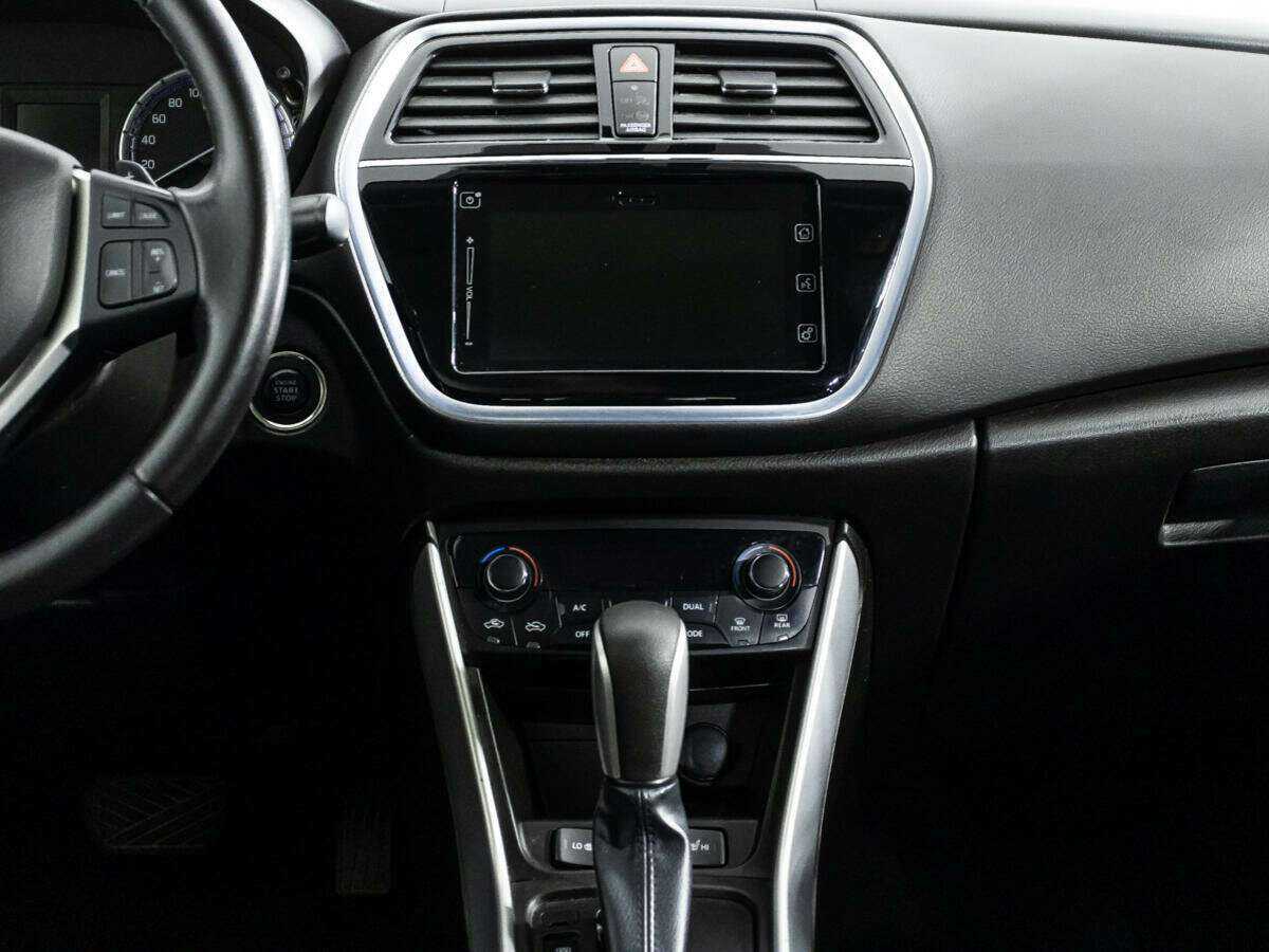 Suzuki SX4 с пробегом — 2018 год. Фото: #13