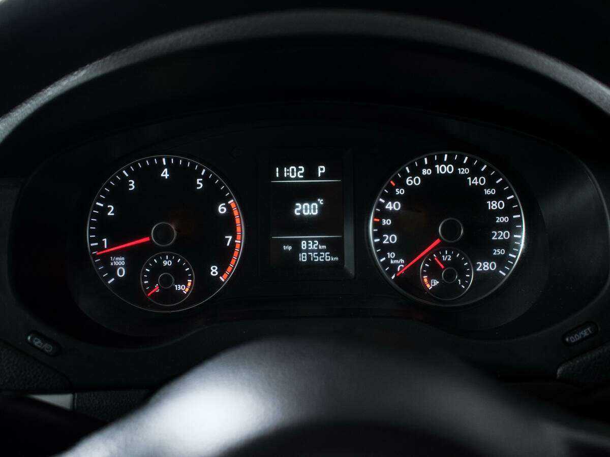 Volkswagen Jetta с пробегом — 2012 год. Фото: #10