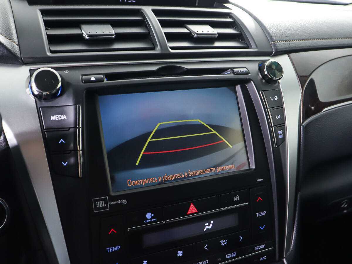 Toyota Camry с пробегом — 2017 год. Фото: #10