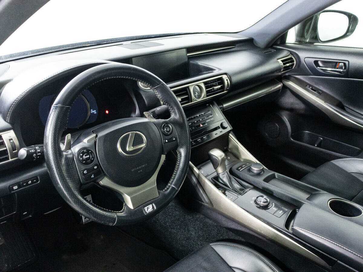 Lexus IS с пробегом — 2014 год. Фото: #10
