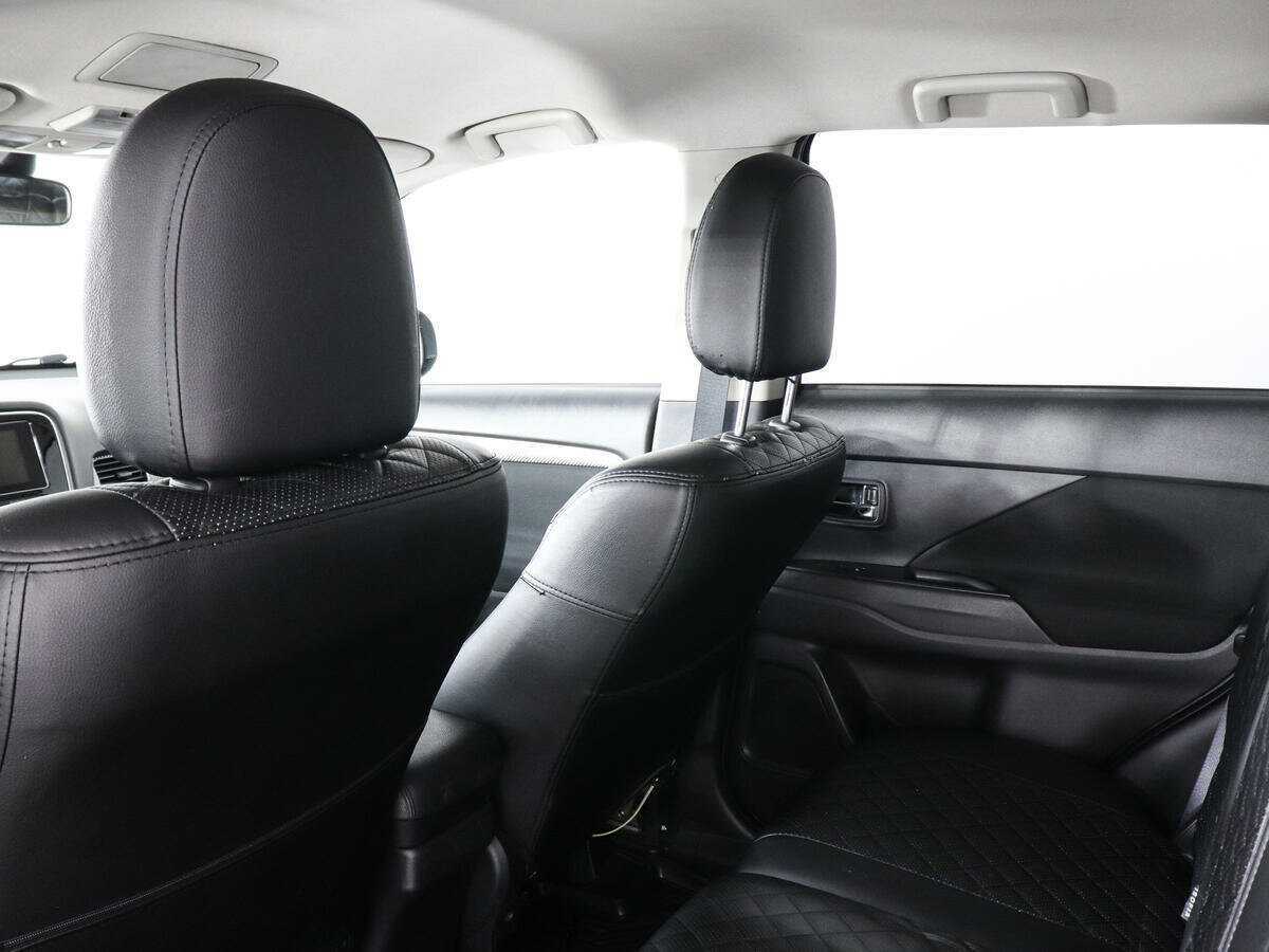 Mitsubishi Outlander с пробегом — 2018 год. Фото: #11