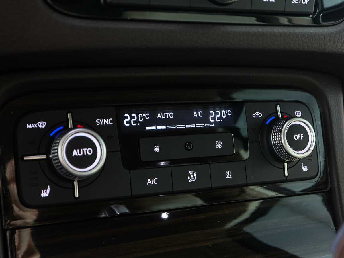 Volkswagen Touareg с пробегом — 2014 год. Фото: #20