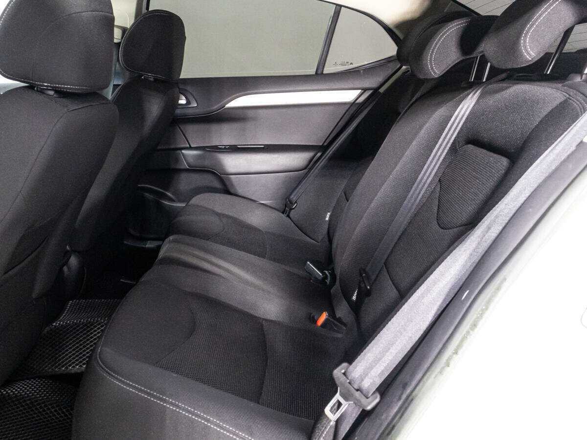 Citroen C4 с пробегом — 2013 год. Фото: #9