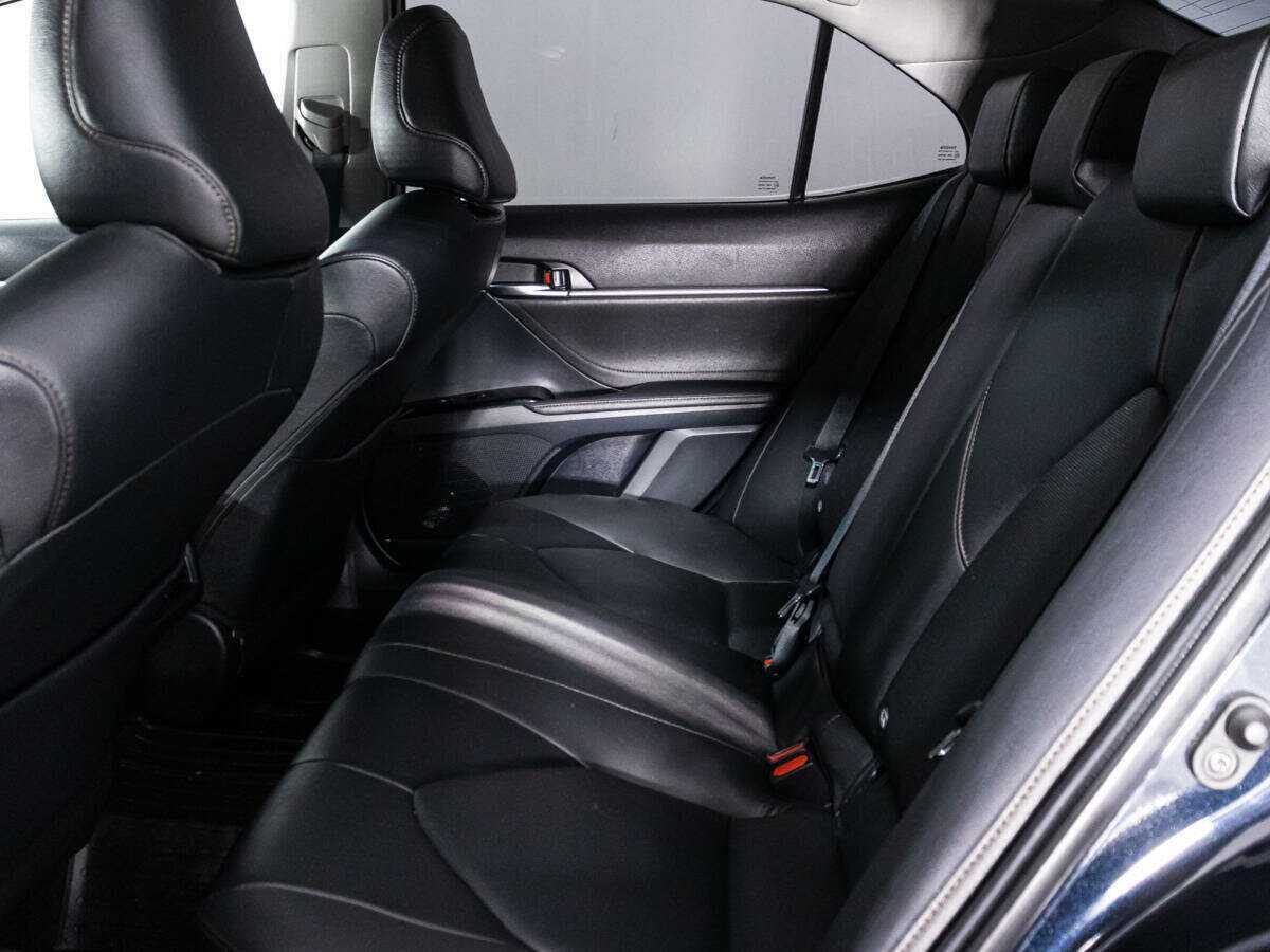 Toyota Camry с пробегом — 2020 год. Фото: #9