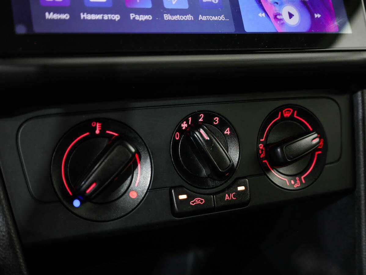 Volkswagen Polo с пробегом — 2017 год. Фото: #13