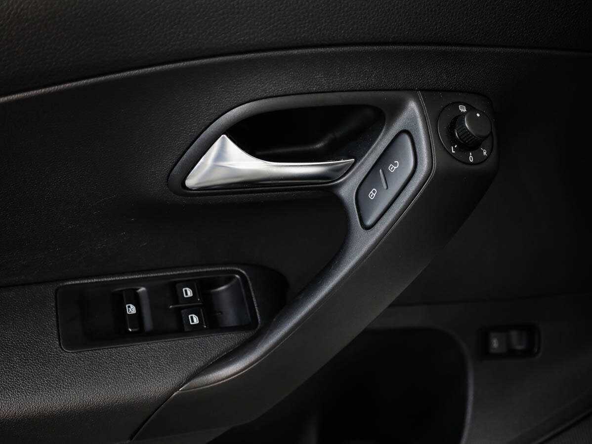 Volkswagen Polo с пробегом — 2017 год. Фото: #15