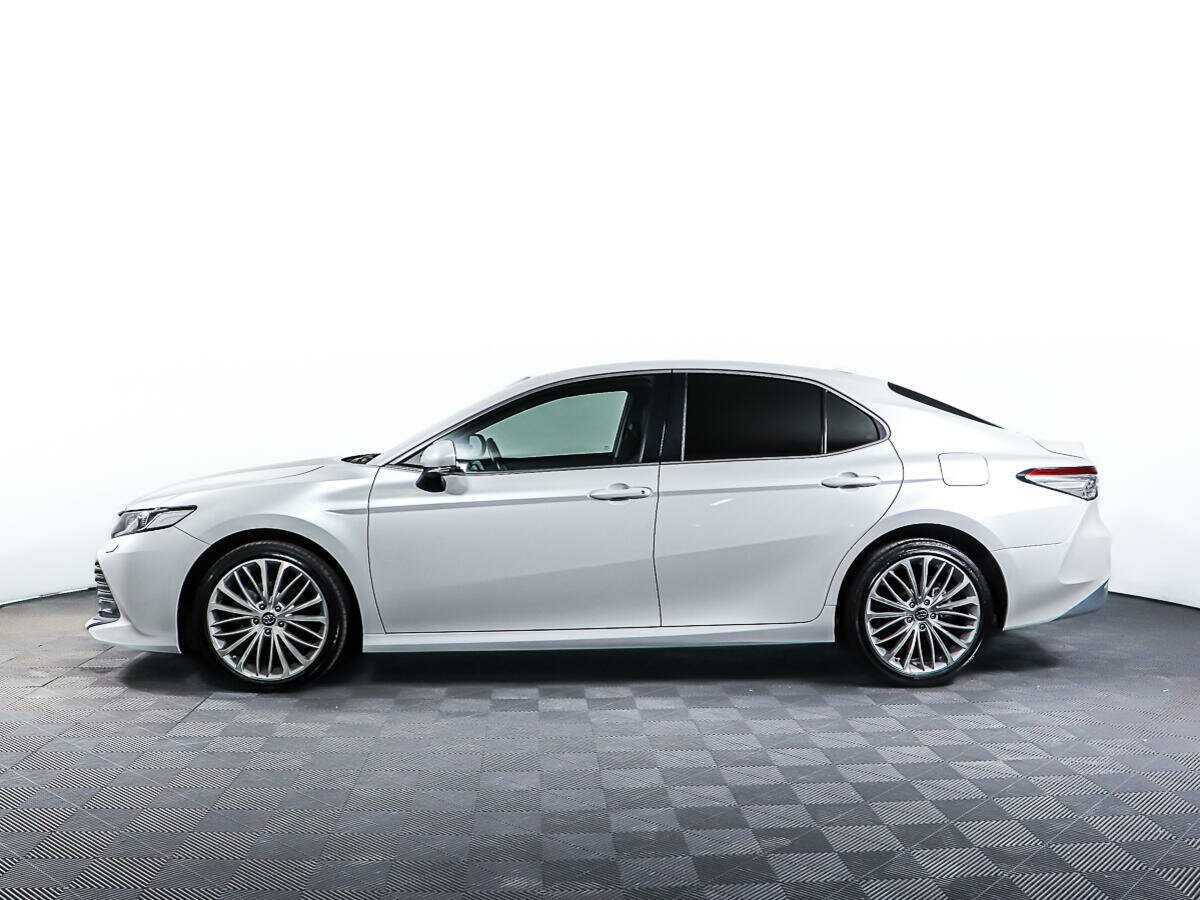 Toyota Camry с пробегом — 2020 год. Фото: #7