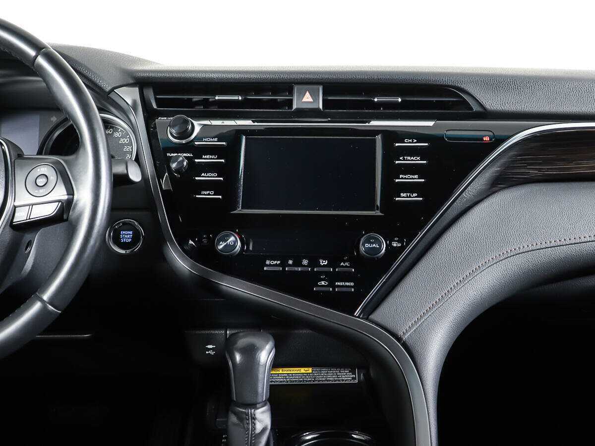 Toyota Camry с пробегом — 2020 год. Фото: #11