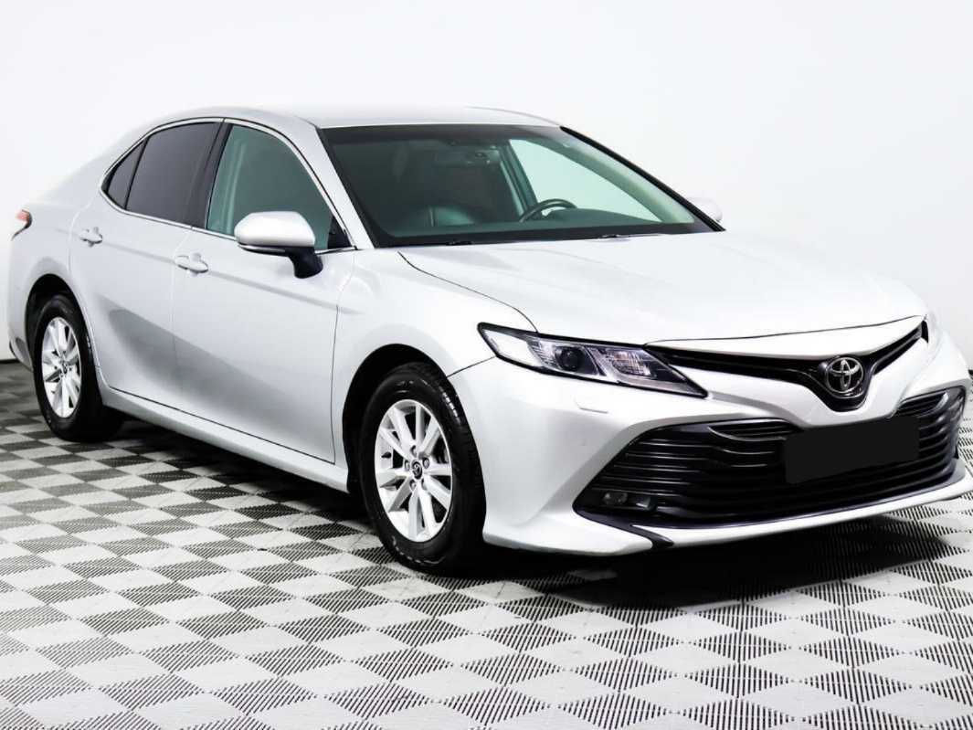 Toyota Camry с пробегом — 2018 год. Фото: #2