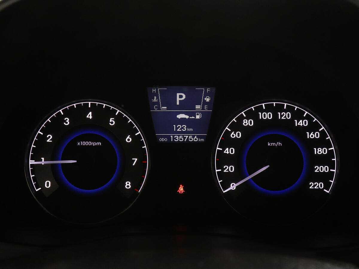 Hyundai Solaris с пробегом — 2014 год. Фото: #10