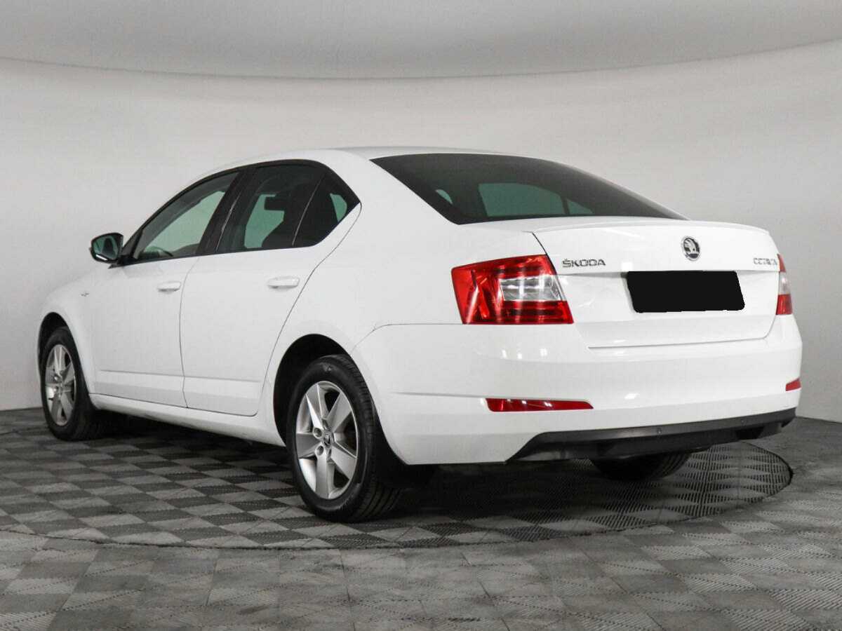 Skoda Octavia с пробегом — 2015 год. Фото: #6