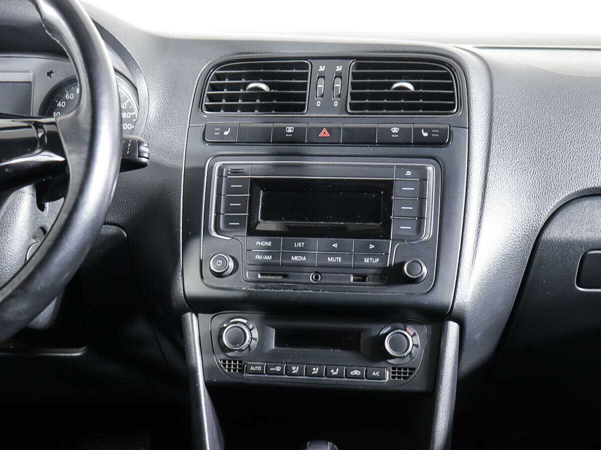 Volkswagen Polo с пробегом — 2017 год. Фото: #10