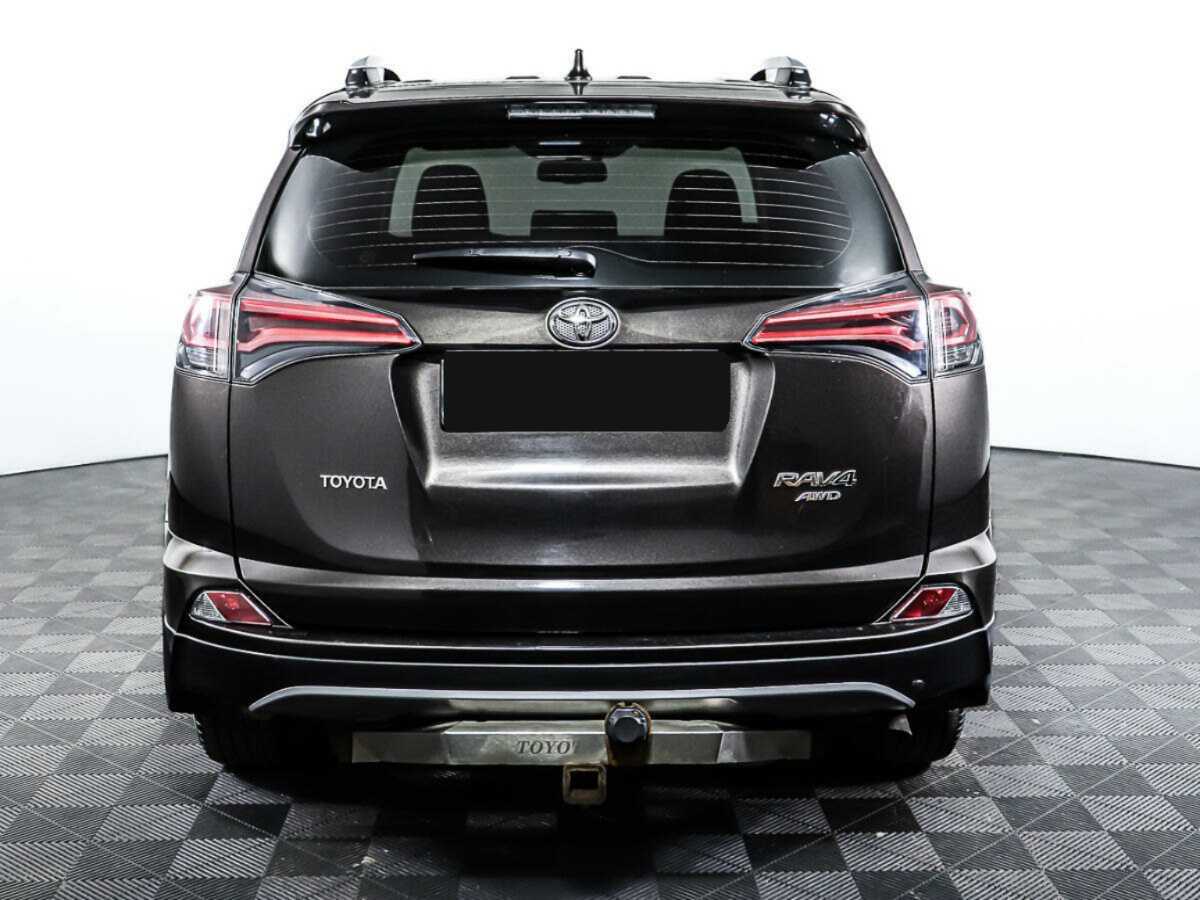 Toyota RAV4 с пробегом — 2019 год. Фото: #5