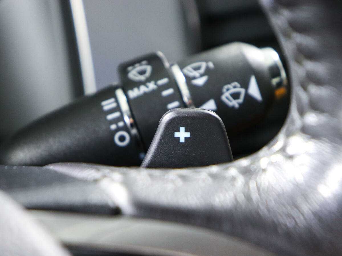 Jaguar XF с пробегом — 2014 год. Фото: #21