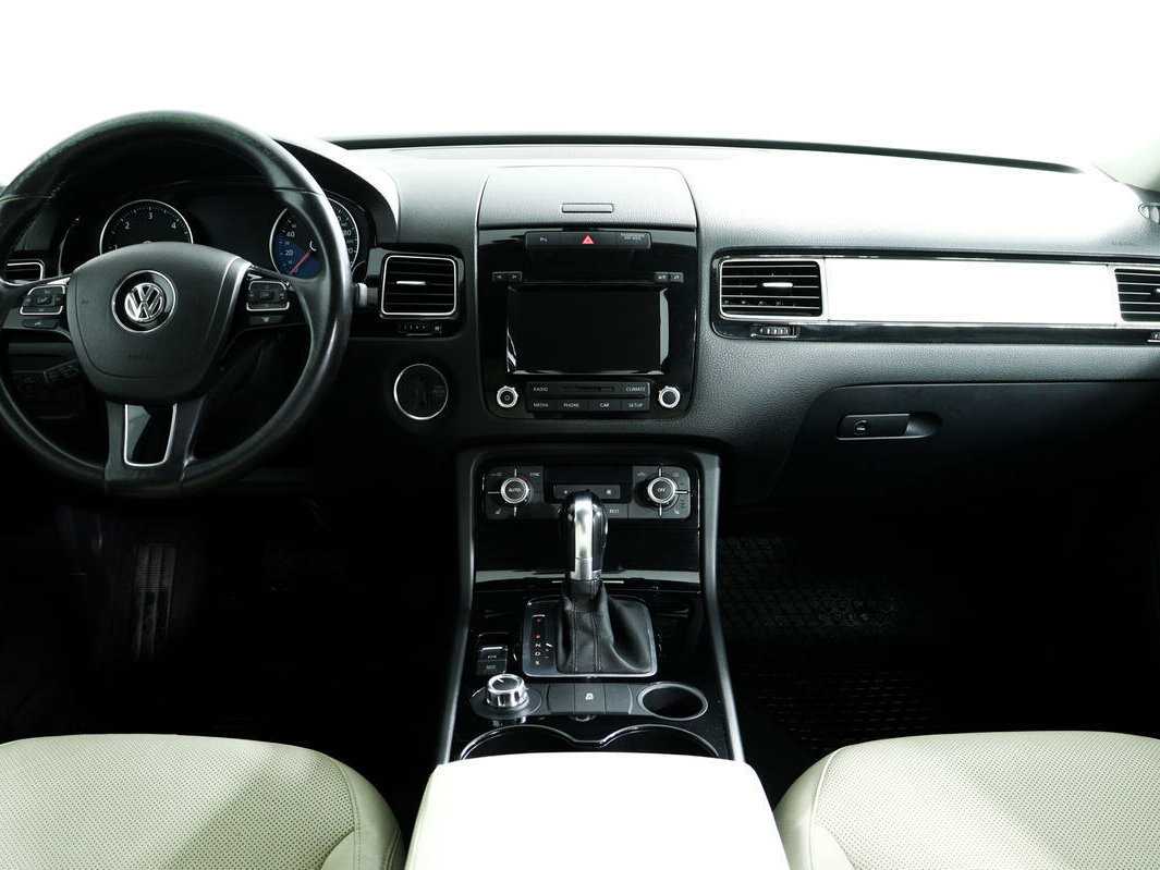 Volkswagen Touareg с пробегом — 2012 год. Фото: #10