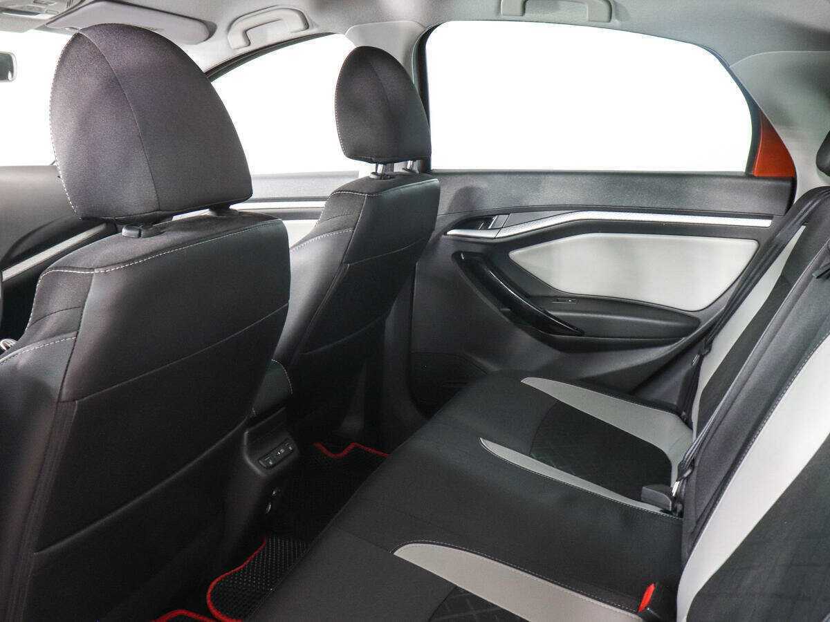 Lada (ВАЗ) Vesta с пробегом — 2018 год. Фото: #11