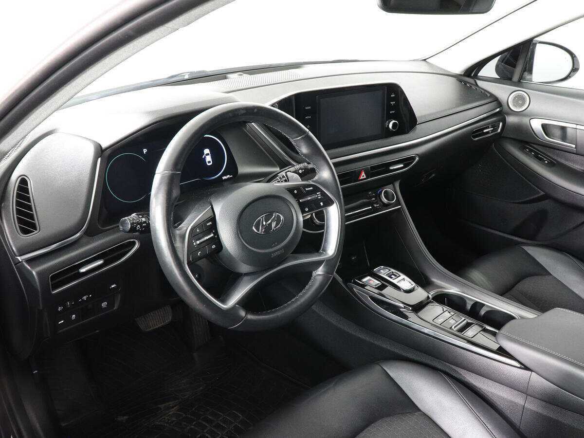 Hyundai Sonata с пробегом — 2021 год. Фото: #8