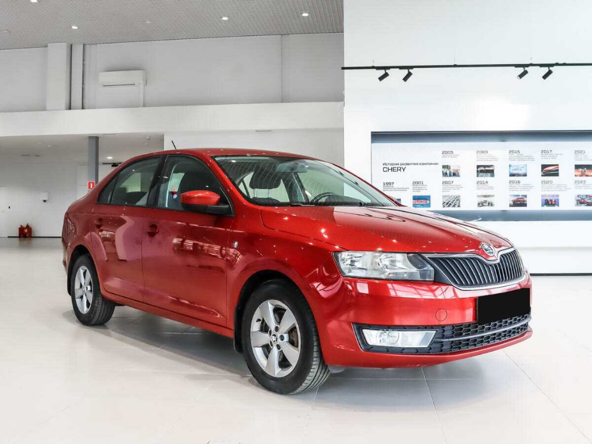 Skoda Rapid с пробегом — 2014 год. Фото: #2