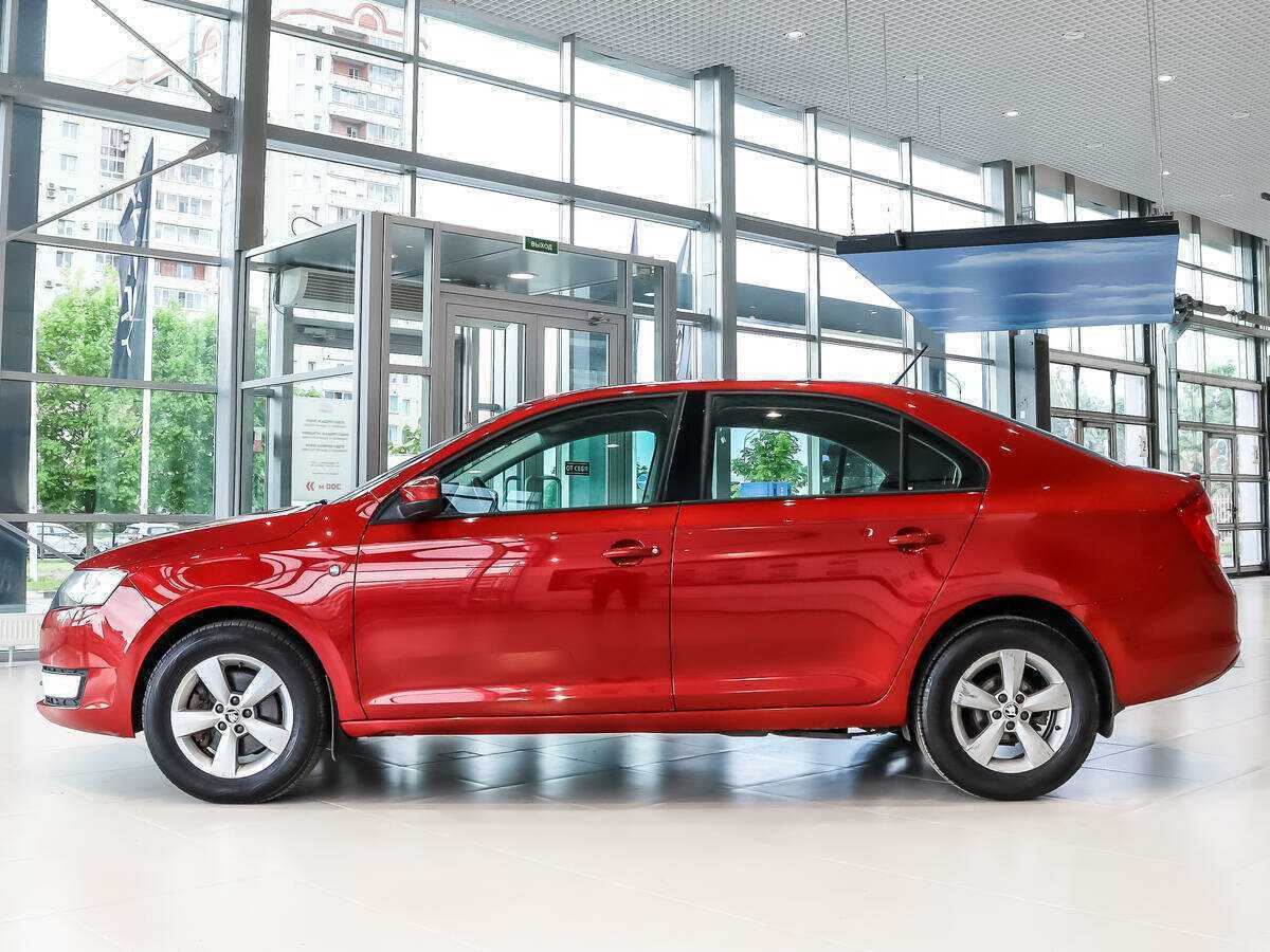 Skoda Rapid с пробегом — 2014 год. Фото: #7