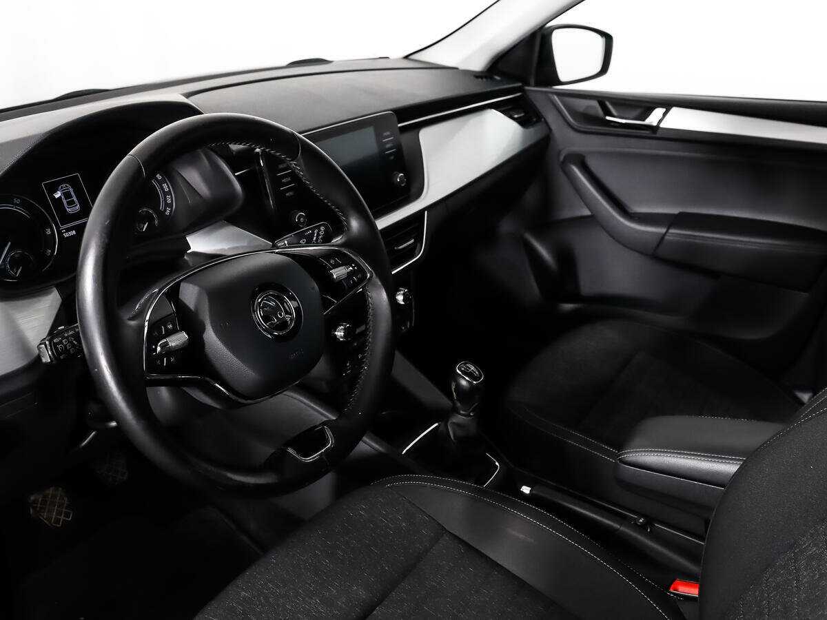 Skoda Rapid с пробегом — 2021 год. Фото: #8