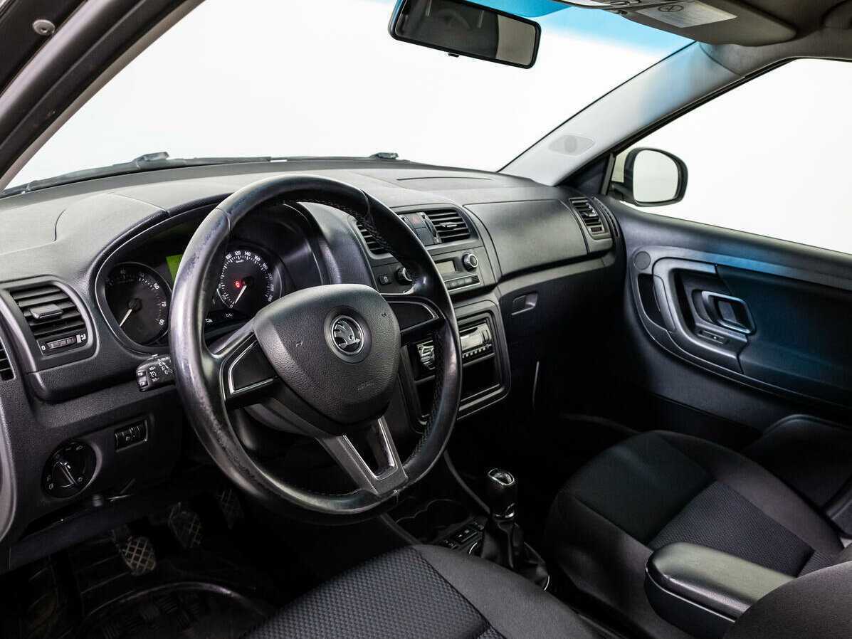 Skoda Fabia с пробегом — 2013 год. Фото: #10